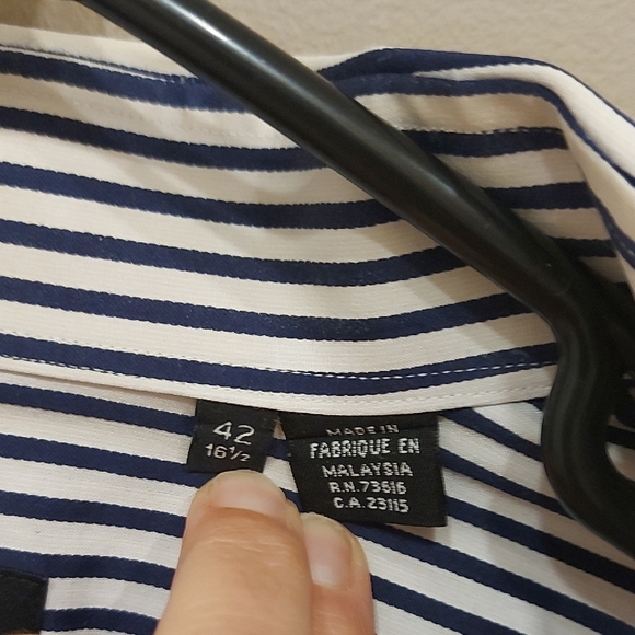 Hugo Boss Classic Blue and White Striped Shirt - Picture 4 of 6